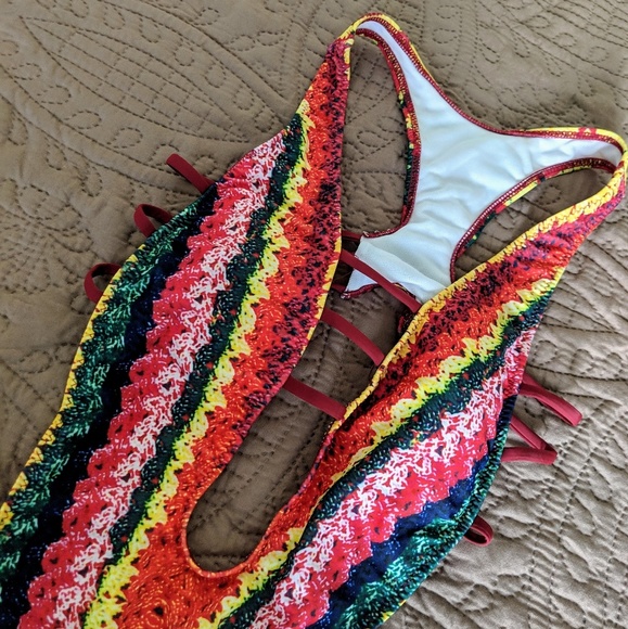 Sexy One Piece Bikini - Picture 3 of 7